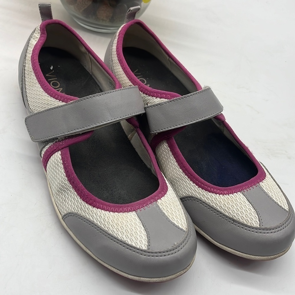 Vionic Ailie Pink White Gray Flat Mary Jane Sz 7.5. VIO1219